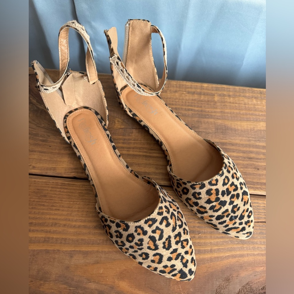 Cheetah print flats - Picture 2 of 4